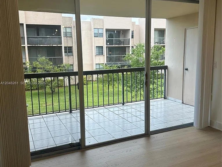 10425 SW 112th Ave #215 — Photo 8