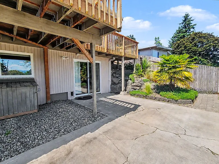 16815 NE 6th Pl — Photo 23