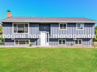 1405 Walfrid St, Eagan, MN 55122