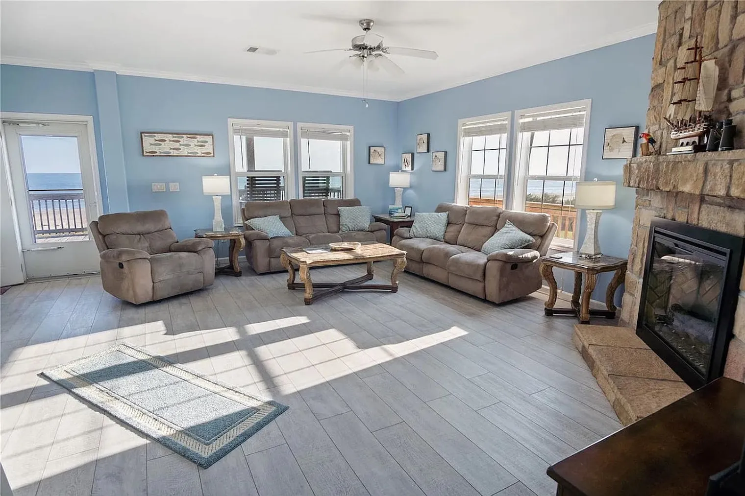 3 bed, 2.0 bath, 1593 sqft, $5,393 — Photo 4