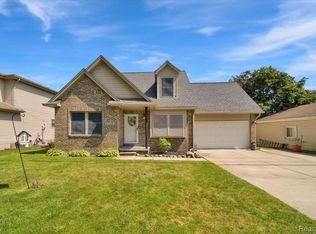 35239 Marcus Dr, Brownstown, MI 48173