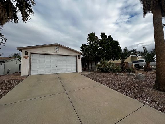 2nd image of 2661 E Davida Ave