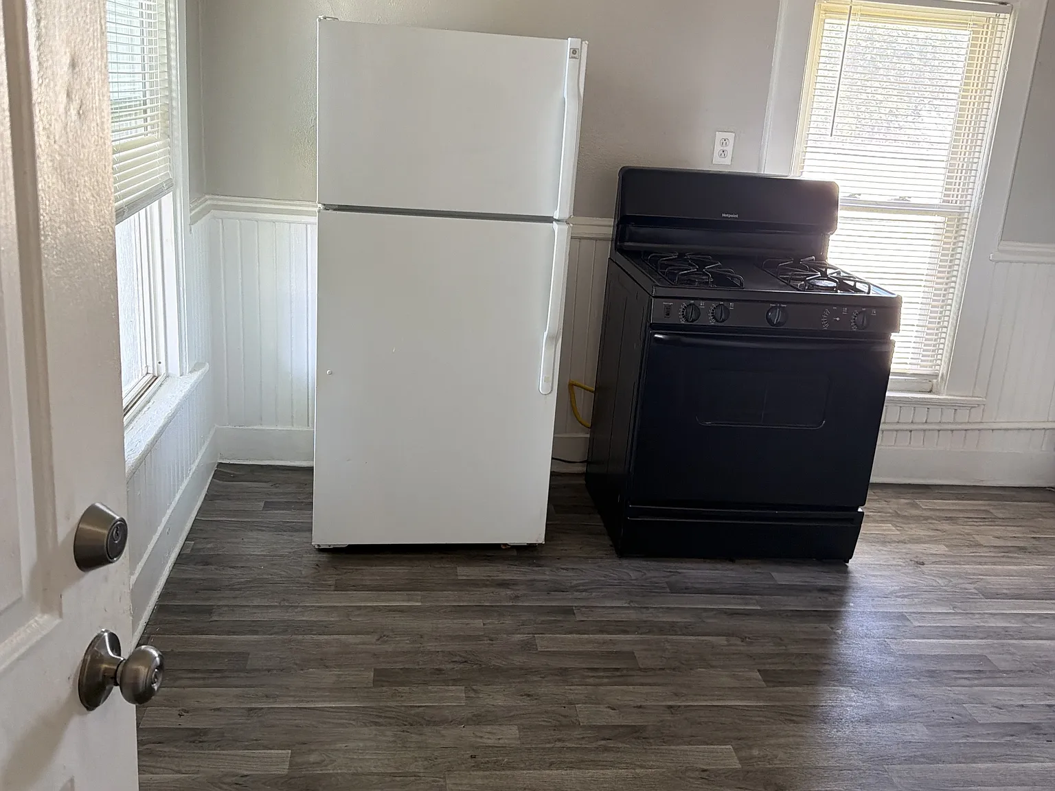 2 bed, $1,000 — Photo 2