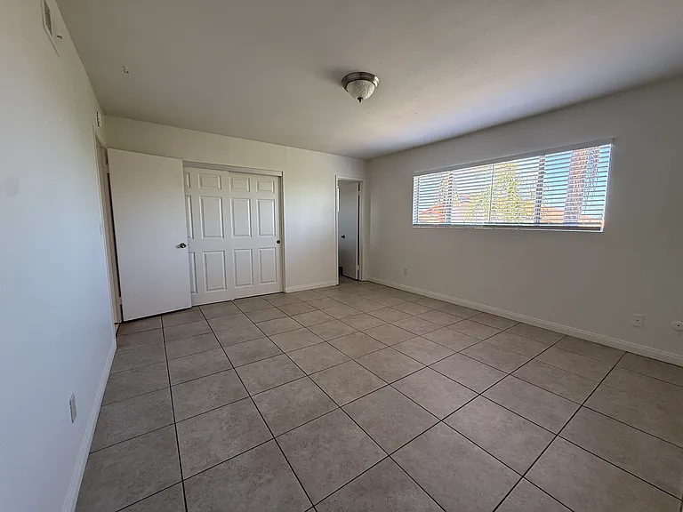 4933 Maiden Ln — Photo 15