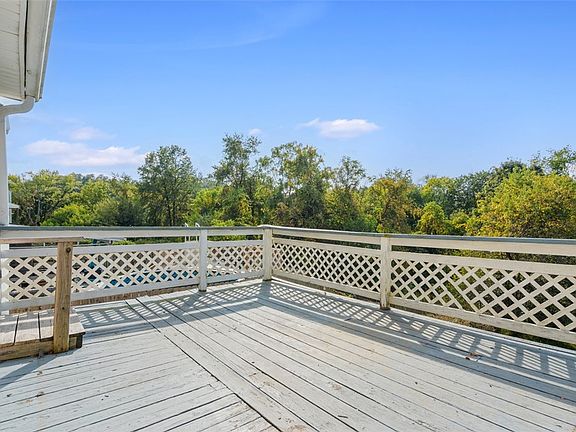 4th image of 230 Idlewood Rd