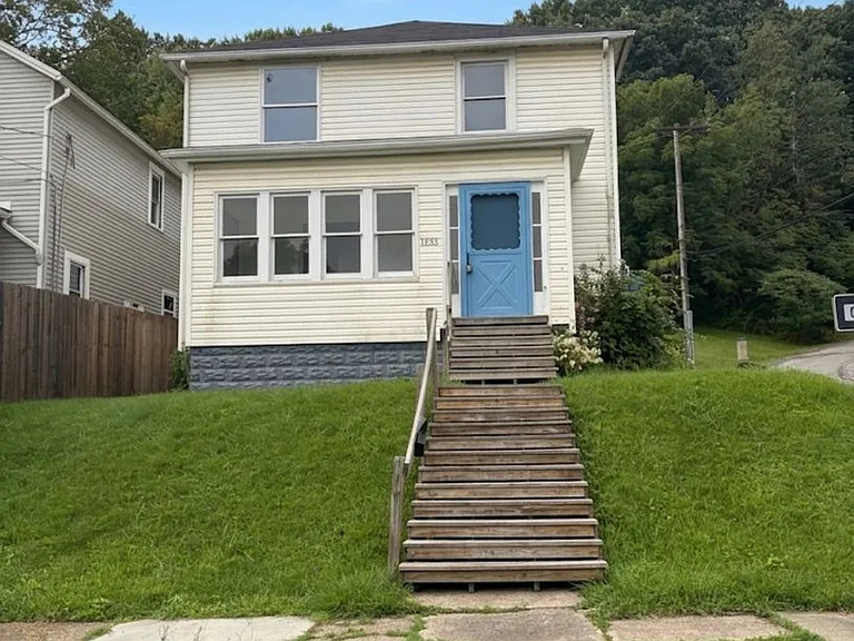 1133 Wade St — Photo 1