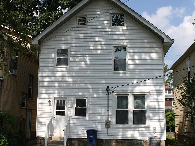 2394 Summit St — Photo 12