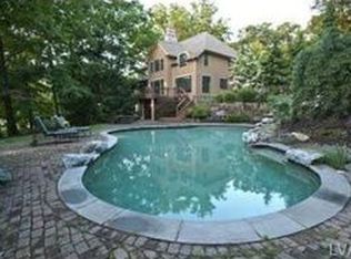 2465 Ballybunion Rd, Center Valley, PA 18034