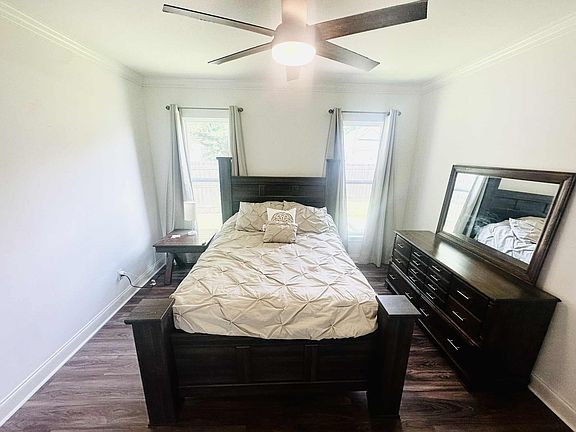 2nd image of 100 Grays Landing Ln
