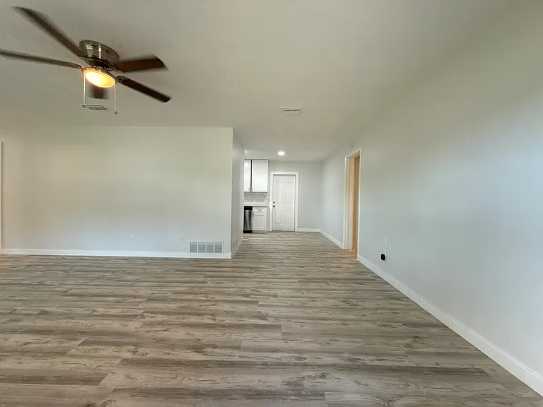 1319 NE 34th Ave — Photo 6