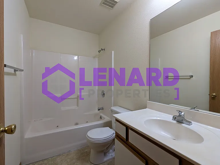 1418 W Frosty Dr — Photo 8