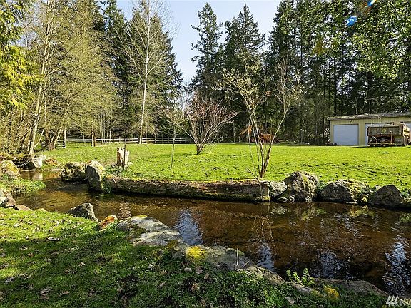 4th image of 8030 208th Ave NE