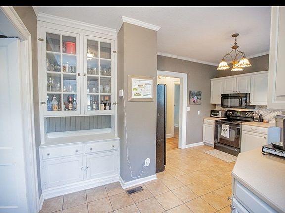 5th image of 405 Glenwood Dr