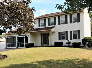 8118 Lobos Ln, Liverpool, NY 13090