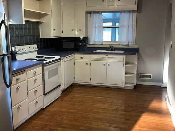 2nd image of 2133 23rd St S