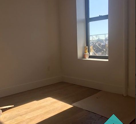3rd image of 621 Metropolitan Ave #200