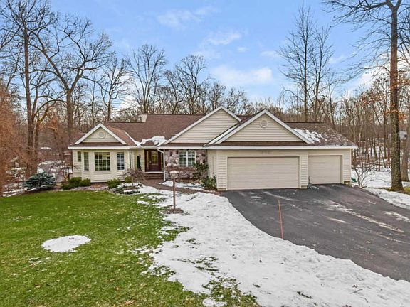 3rd image of 1926 Country Brook Dr SE