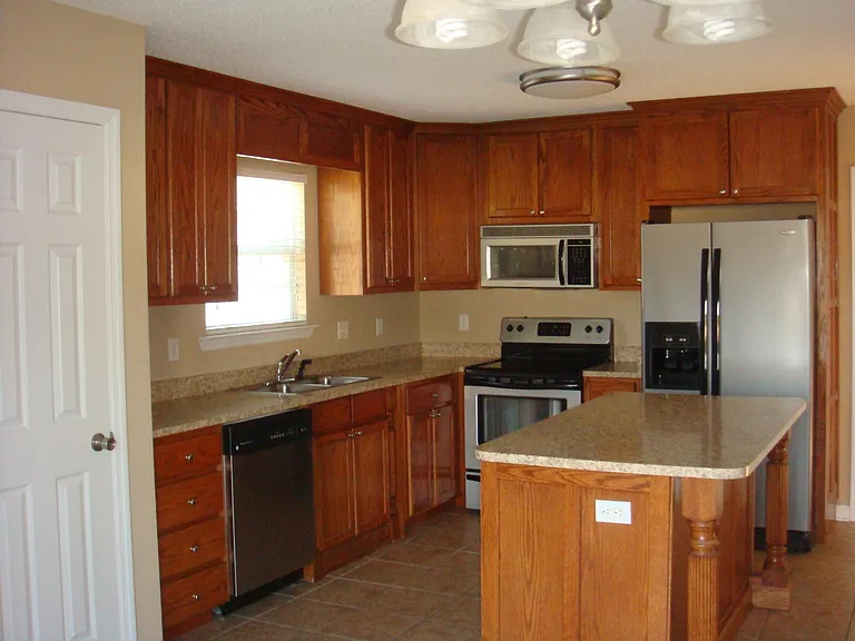 496 Bryson Cir — Photo 4