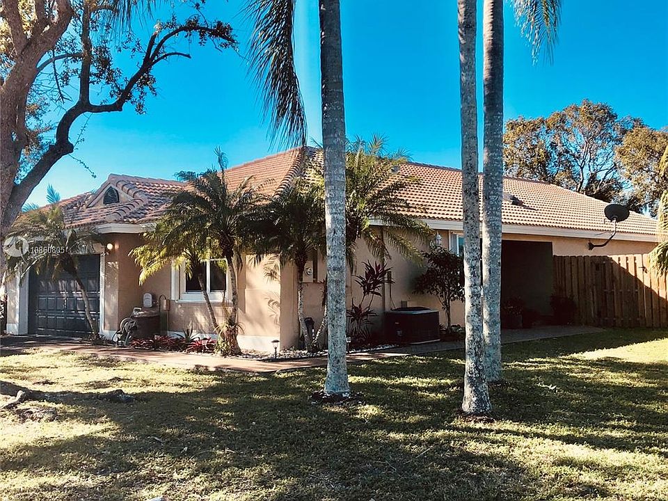 1st image of 5901 Newcastle Ln