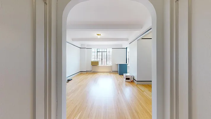 Rented by Bond New York | media 4