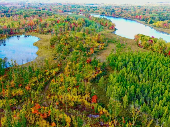 Na Groningen, Sandstone, MN 55072
