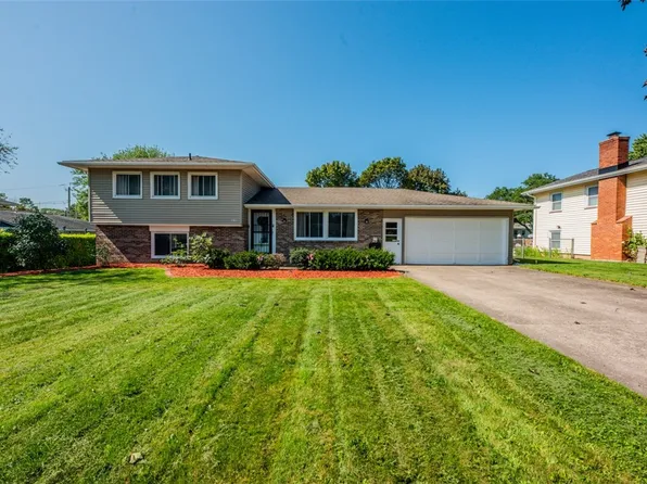 585 Meadowbriar Rd, Rochester, NY 14616