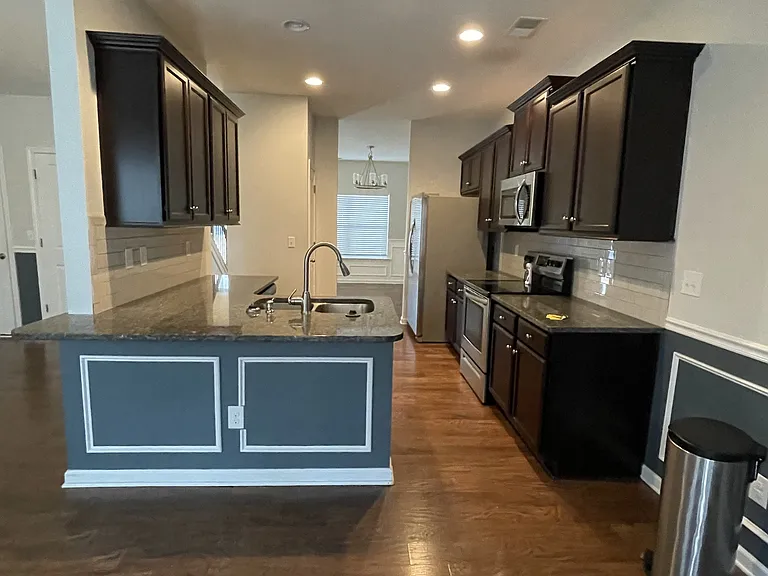 918 Rockleigh Dr — Photo 15