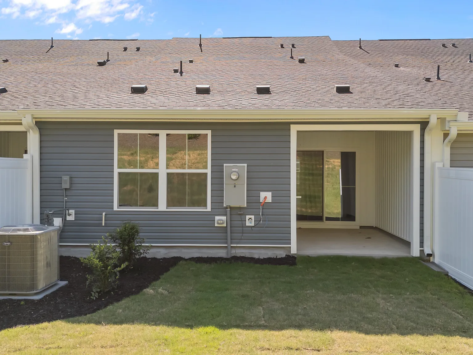 3 bed, 2.5 bath, 1628 sqft, $2,000 — Photo 3
