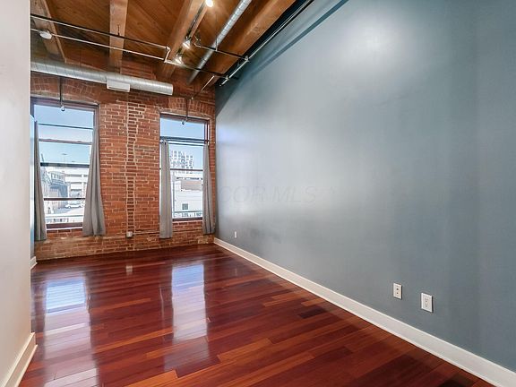 5th image of 150 E Main St APT 207
