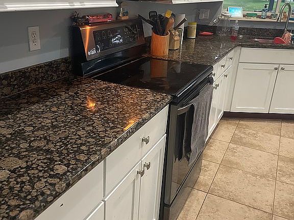 2nd image of 200 SW Nina Ct