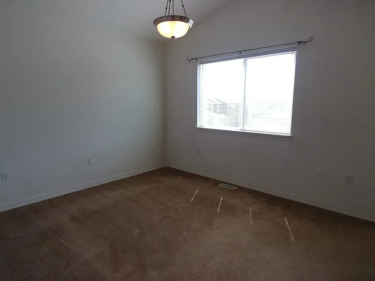 1050 SW Lost Trail Dr — Photo 8