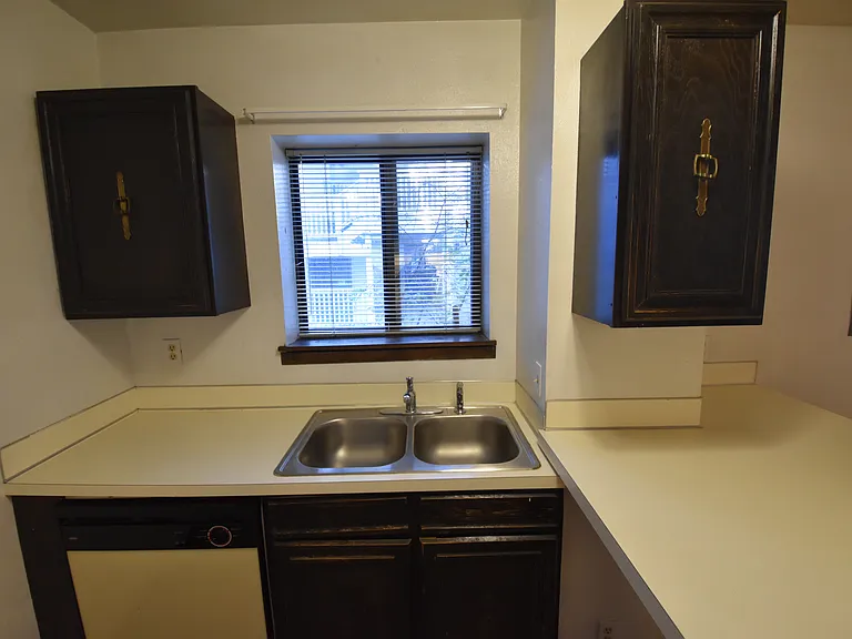 2230 Walnut St #1 — Photo 7