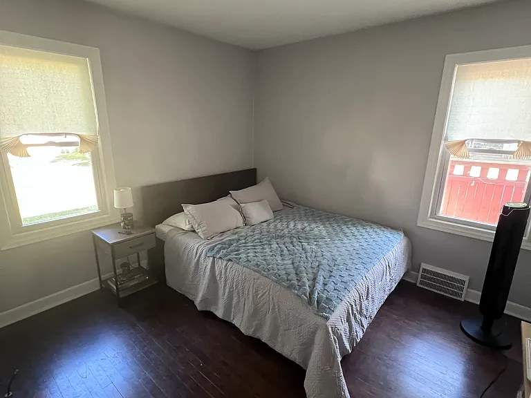 1423 N Altadena Ave — Photo 6