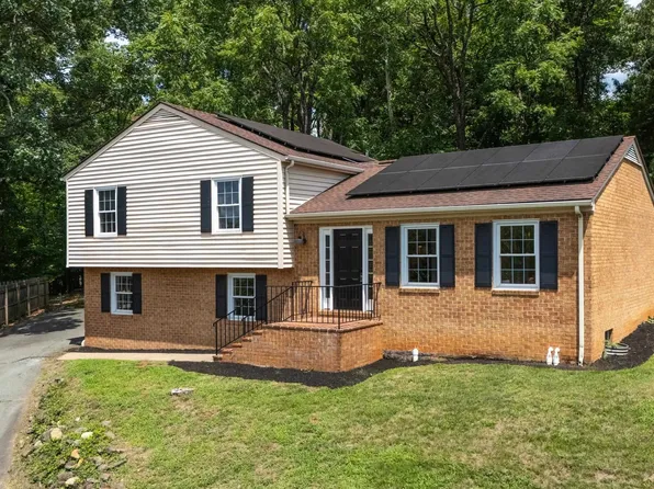 1703 Vermira Pl, Charlottesville, VA 22901
