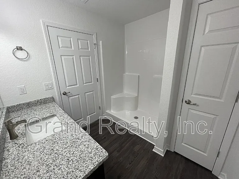 6217 Fox Run St — Photo 11