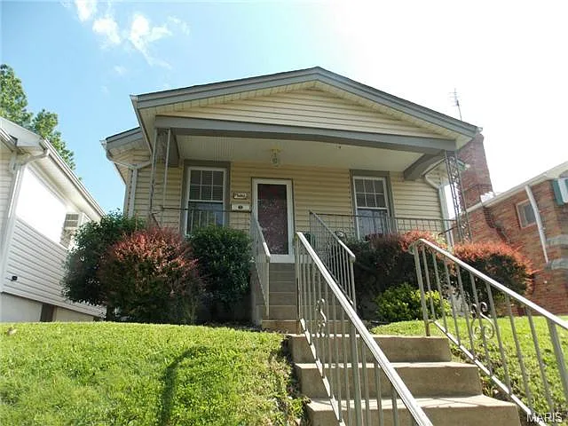 5450 Elizabeth Ave photo 1