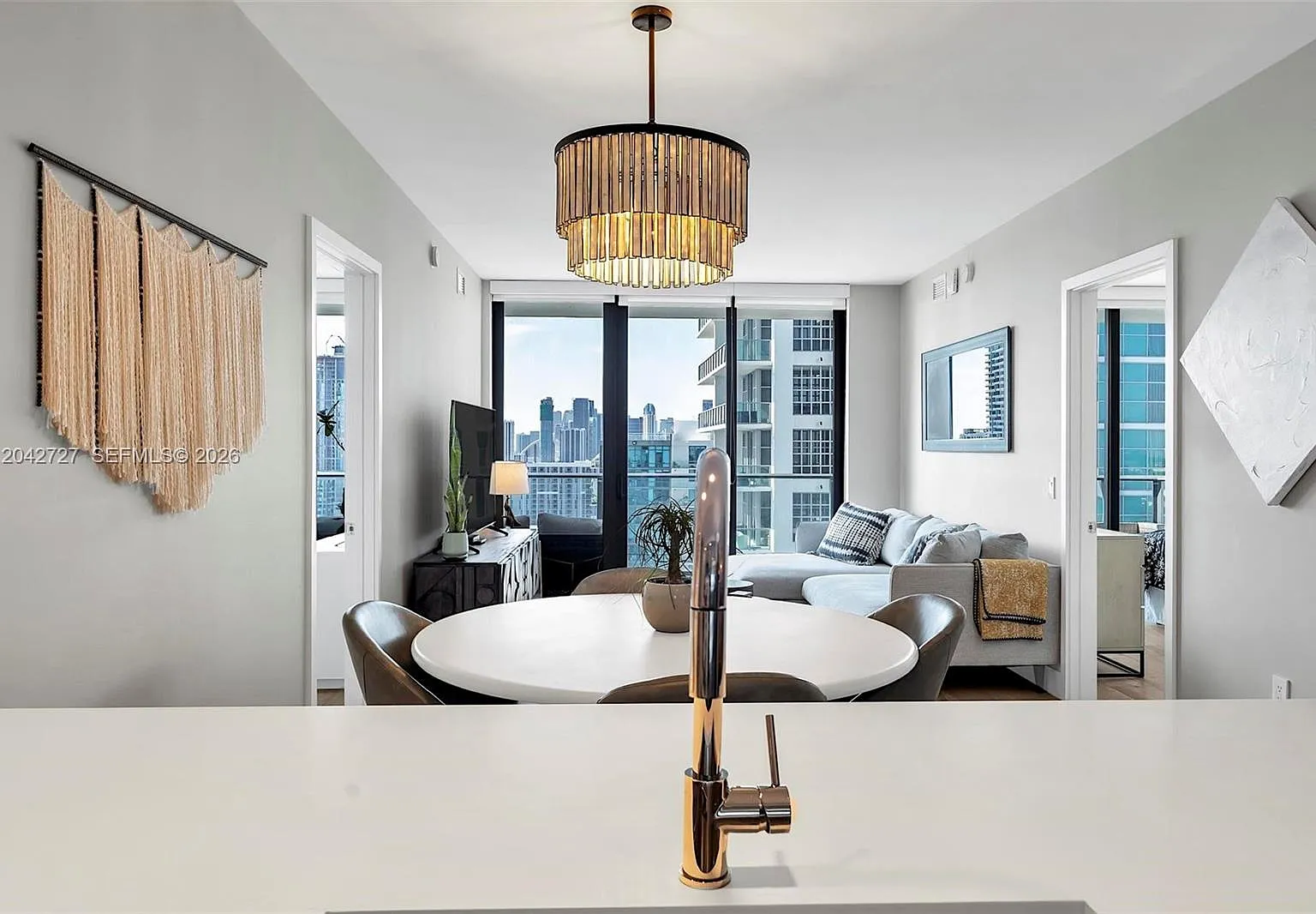 2 bed, 1045 sqft, $6,500 — Photo 3