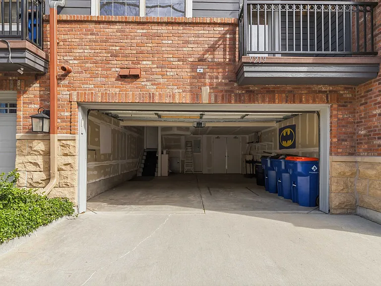9219 Kornbrust Cir — Photo 16