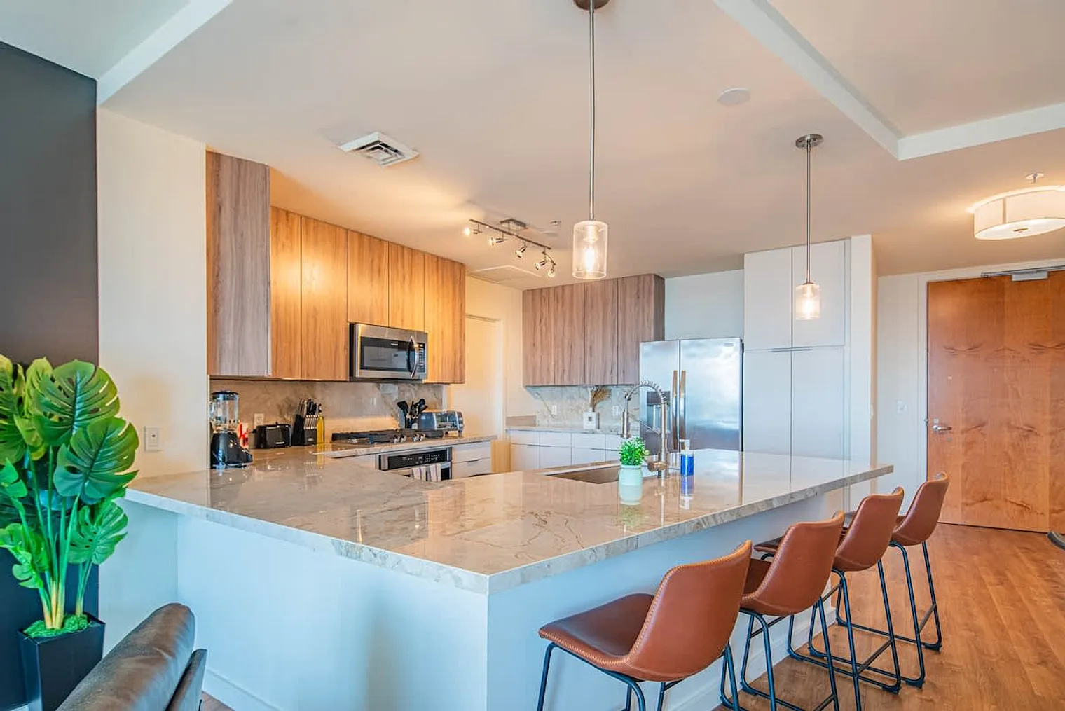 1 bed, 1.0 bath, 1130 sqft, $4,010 — Photo 4