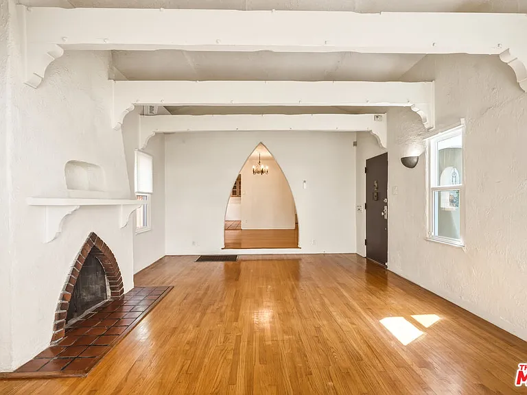 2613 Cloverfield Blvd — Photo 6
