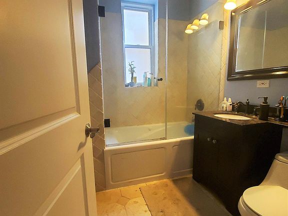 4th image of 5006 N Winchester Ave APT 2E