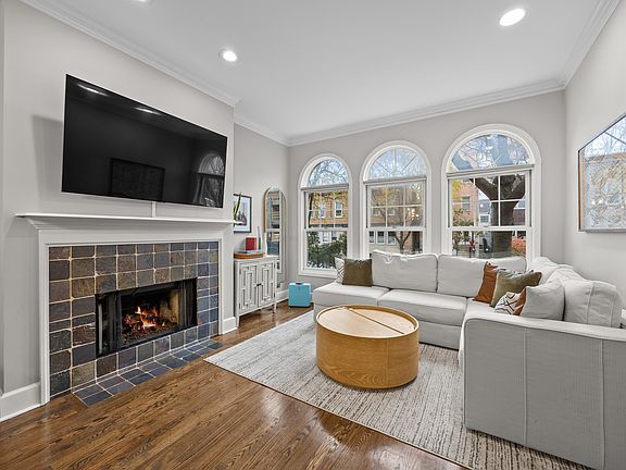 2nd image of 2852 N Damen Ave #1