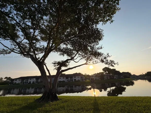 9830 W McNab Rd #208, Tamarac, FL 33321