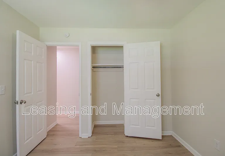 305 Millcreek Dr — Photo 16