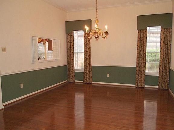 3rd image of 3342 Courtland Manor Ln