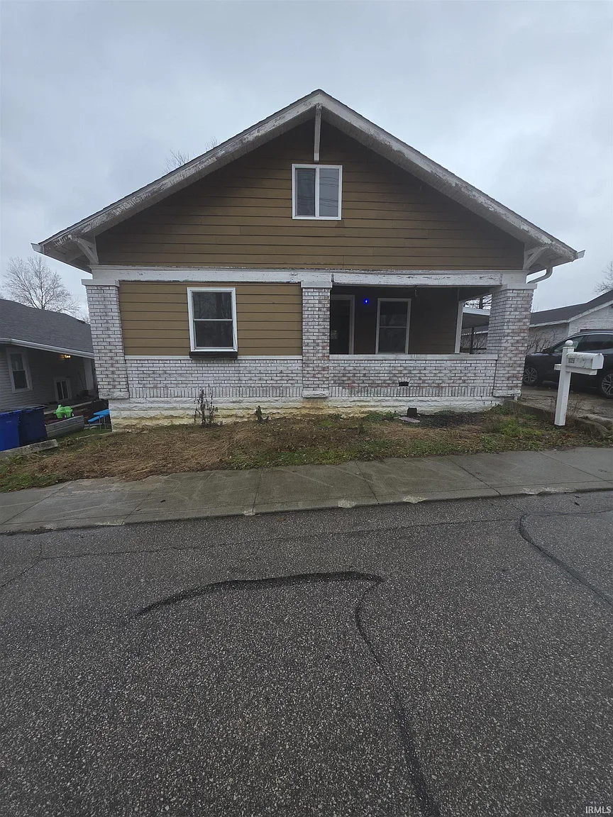 1028 R St photo 1