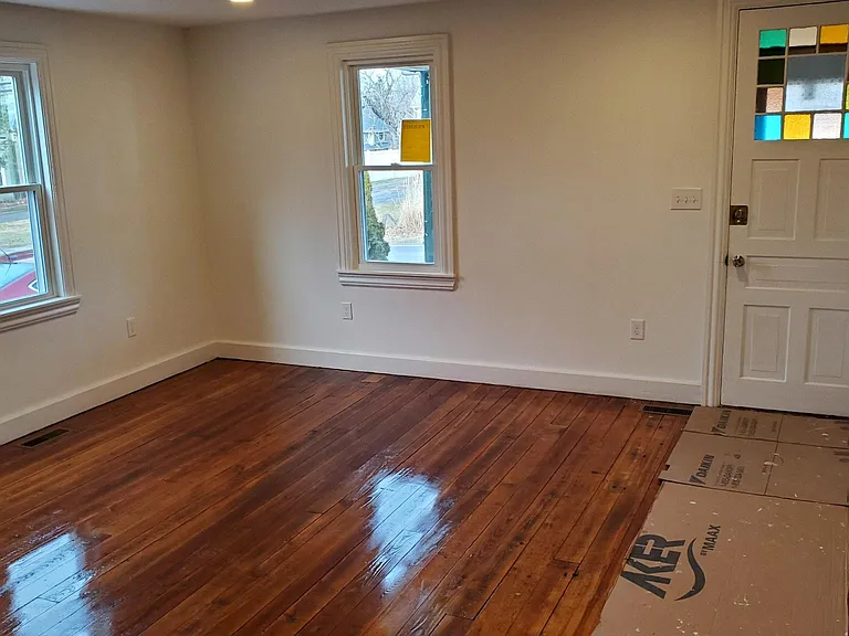 3224 Bingen Rd — Photo 1