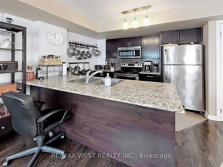 10 Foundry Ave #240 — Photo 14