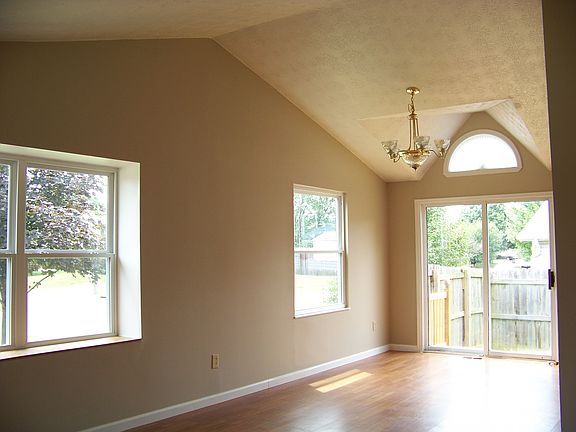 3rd image of 5821 Coralberry Dr