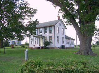 4590 N Mount Vernon Rd, Forreston, IL 61030